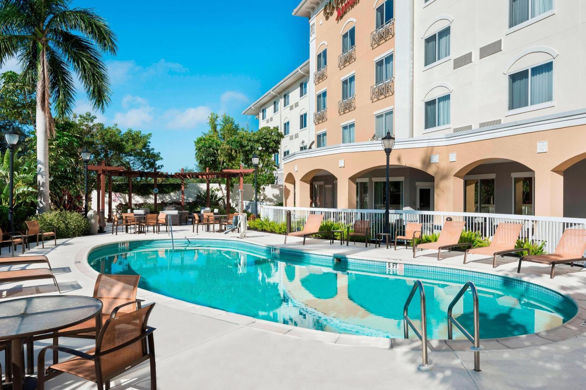 Courtyard Fort Myers At I-75 And Gulf Coast Town Center Estero Eksteriør billede