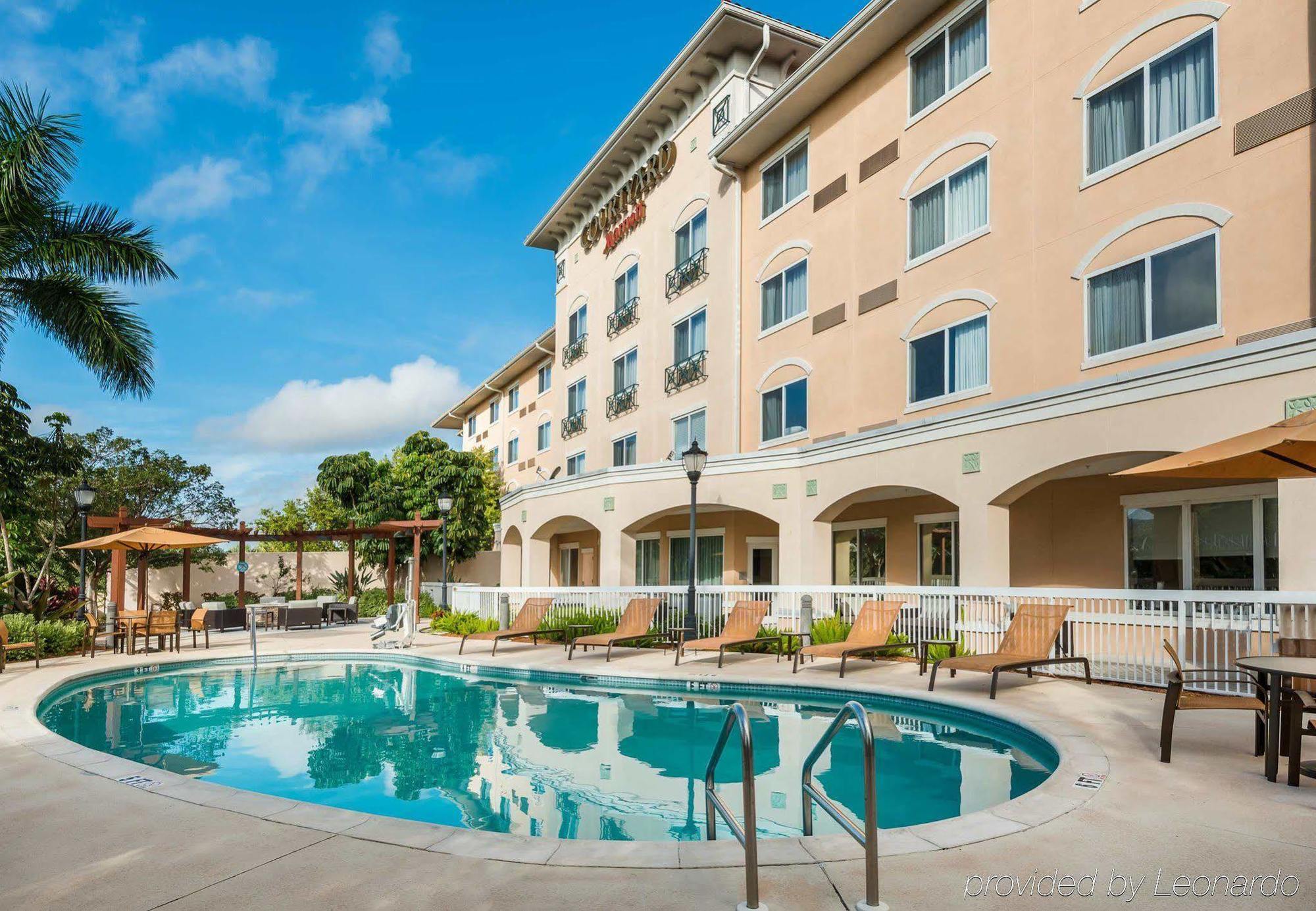 Courtyard Fort Myers At I-75 And Gulf Coast Town Center Estero Eksteriør billede